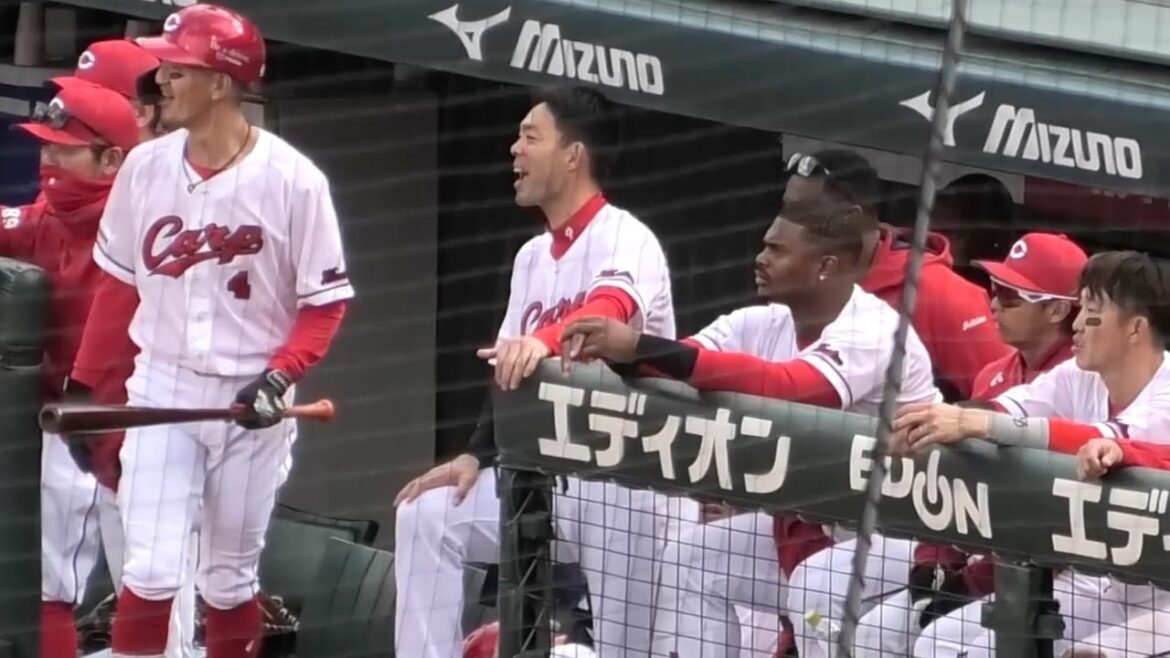 【秋山が雄叫び】床田寛樹、今シーズン初ヒット瞬間のカープベンチ映像！広島東洋カープvs阪神タイガース 2025年3月29日