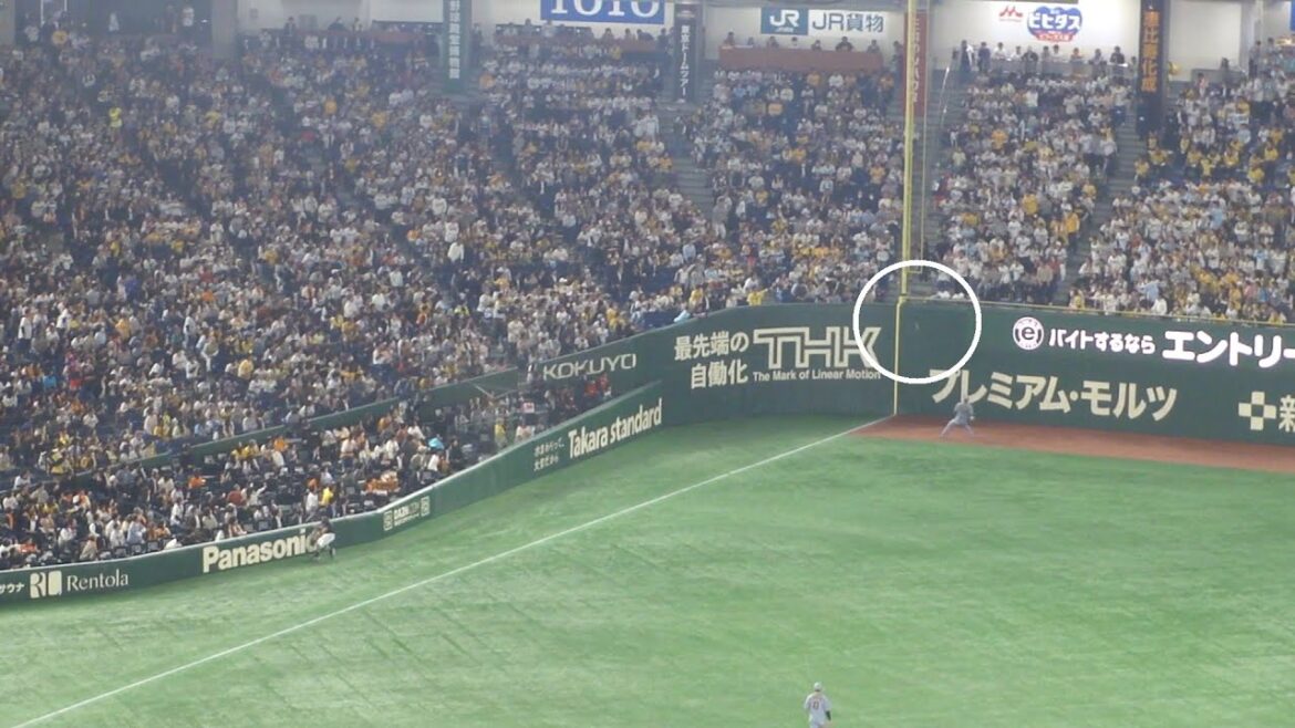 巨人 岡本和真 レフトフェンス直撃のツーベースヒット　あわやホームランの惜しい当たり　巨人 vs 阪神　2025年4月4日(金) 東京ドーム