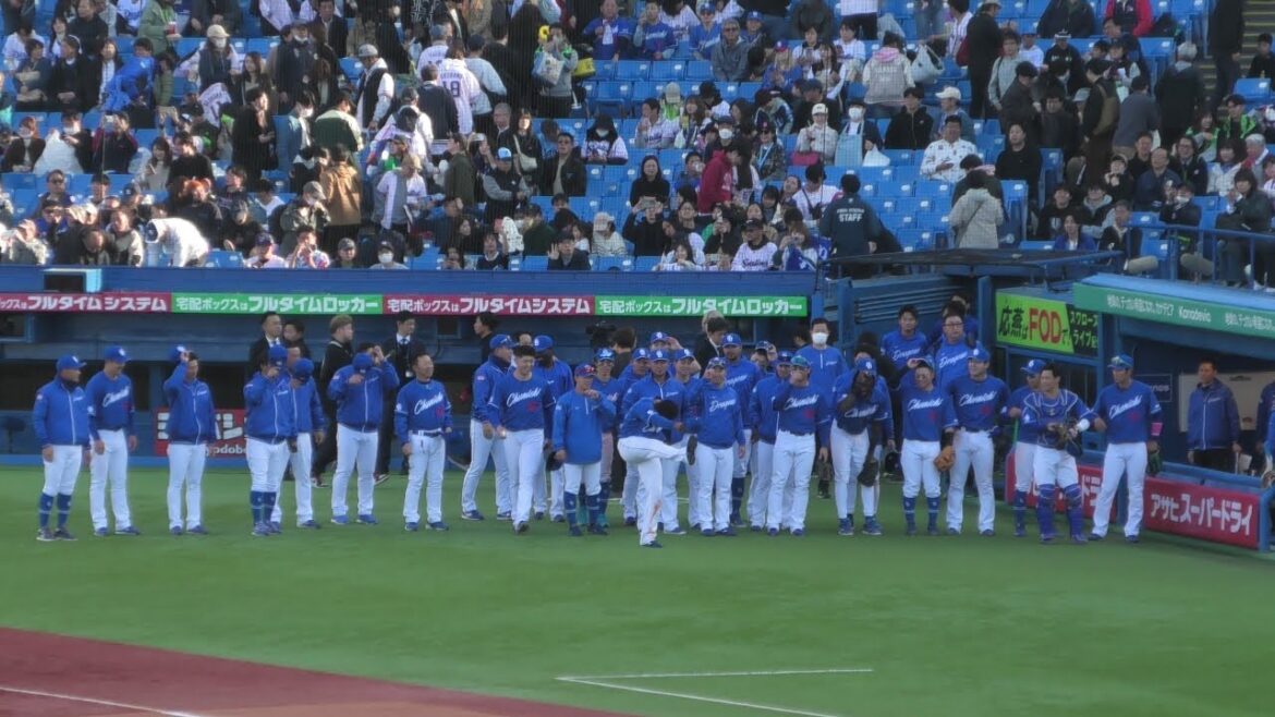 中日ドラゴンズ、レフトスタンドのファンに勝利の報告 2025/4/6
