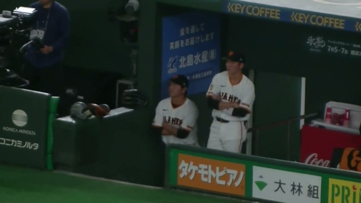 味方守備中のベテラン二人 坂本勇人と長野久義【読売ジャイアンツ対 ヤクルトスワローズ 2025年3月29日】