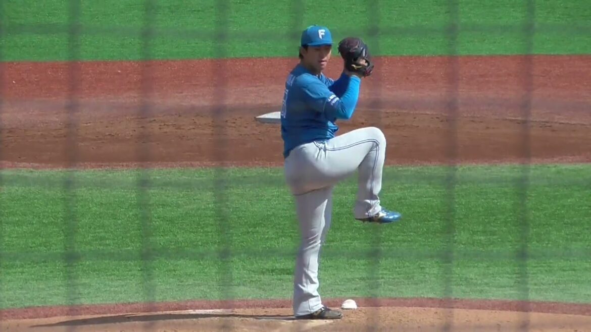 2025年4月9日 イースタンリーグ 北海道日本ハム・北浦 竜次 投手の準備投球（ボールデッド中）