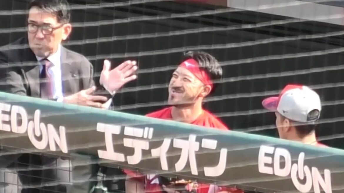 野村元監督が矢野雅哉に熱血指導中、変顔でちょっかいを出す菊池涼介！広島東洋カープ マツダスタジアム 2025年4月11日