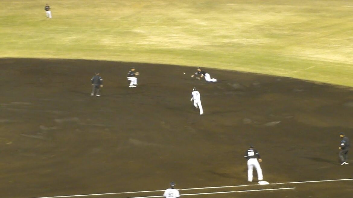 ロッテ 藤岡裕大 ファインプレーによる463のダブルプレー　西武 vs ロッテ　2025年4月9日(水) 県営大宮球場