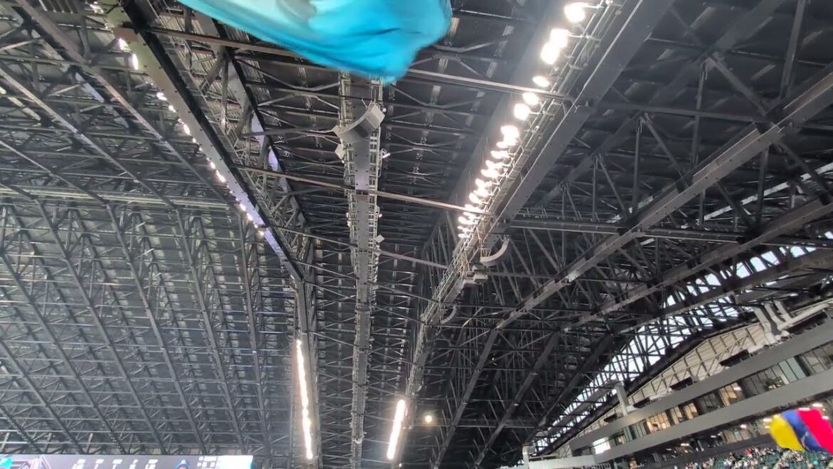 2025/4.12 エスコンの照明を撮ってたらライオンズの1-9がたまたま撮影出来ました エスコンフィールド 日ハム-西武