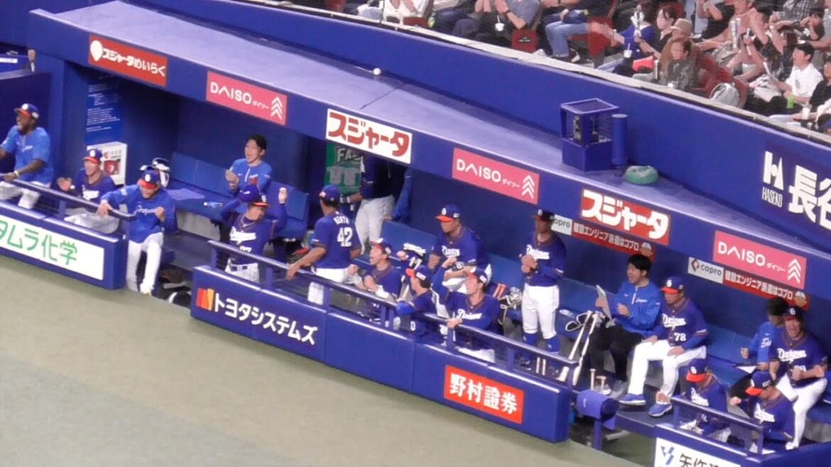 勝利の瞬間のドラゴンズベンチ　今期初勝利の髙橋宏斗の笑顔　中日ドラゴンズVS横浜DeNAベイスターズ　2025/04/19