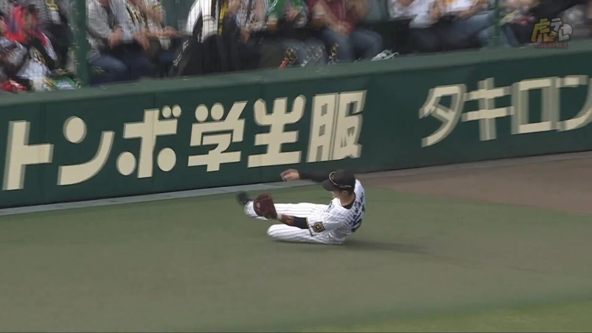 【落下地点に一直線】4回表 #中野拓夢 選手が快足飛ばしファウルフライをスライディングキャッチ！【2025/4/20Ｔ－Ｃ】