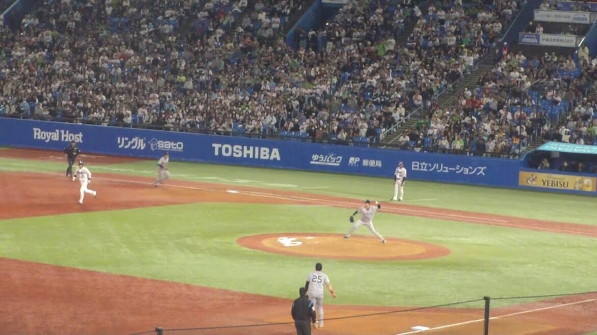 巨人 横川凱のキャッチによる、143のダブルプレー　ヤクルト vs  巨人　2025年4月20日(日) 神宮球場