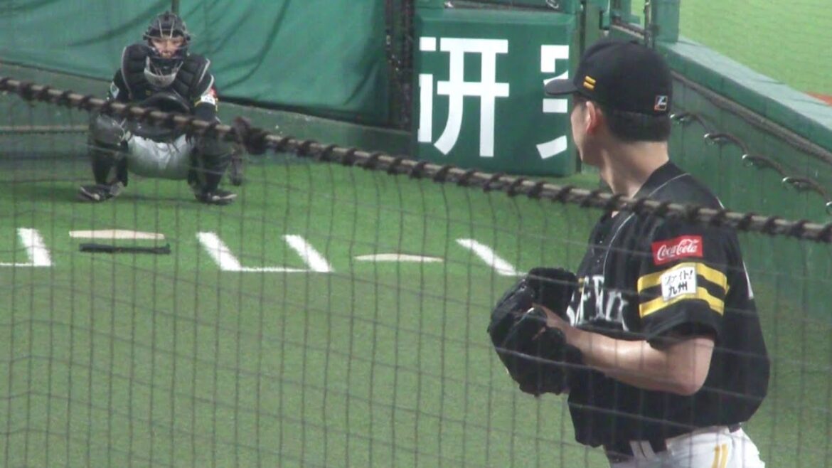 ソフトバンク 大関友久が試合前にブルペンで投球練習　西武 vs ソフトバンク　2025年4月19日(土) ベルーナドーム