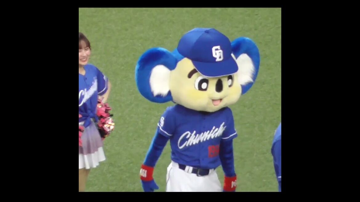 ヒーローインタビュー中の ドアラ さん & チアドラゴンズ ②　#中日ドラゴンズ #shorts