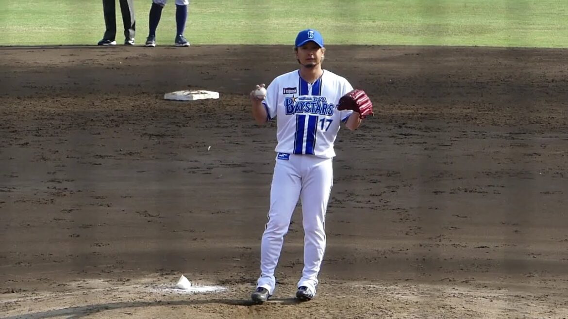 2025年4月26日 イースタンリーグ 千葉ロッテ戦・三嶋 一輝 投手の準備投球（ボールデッド中）