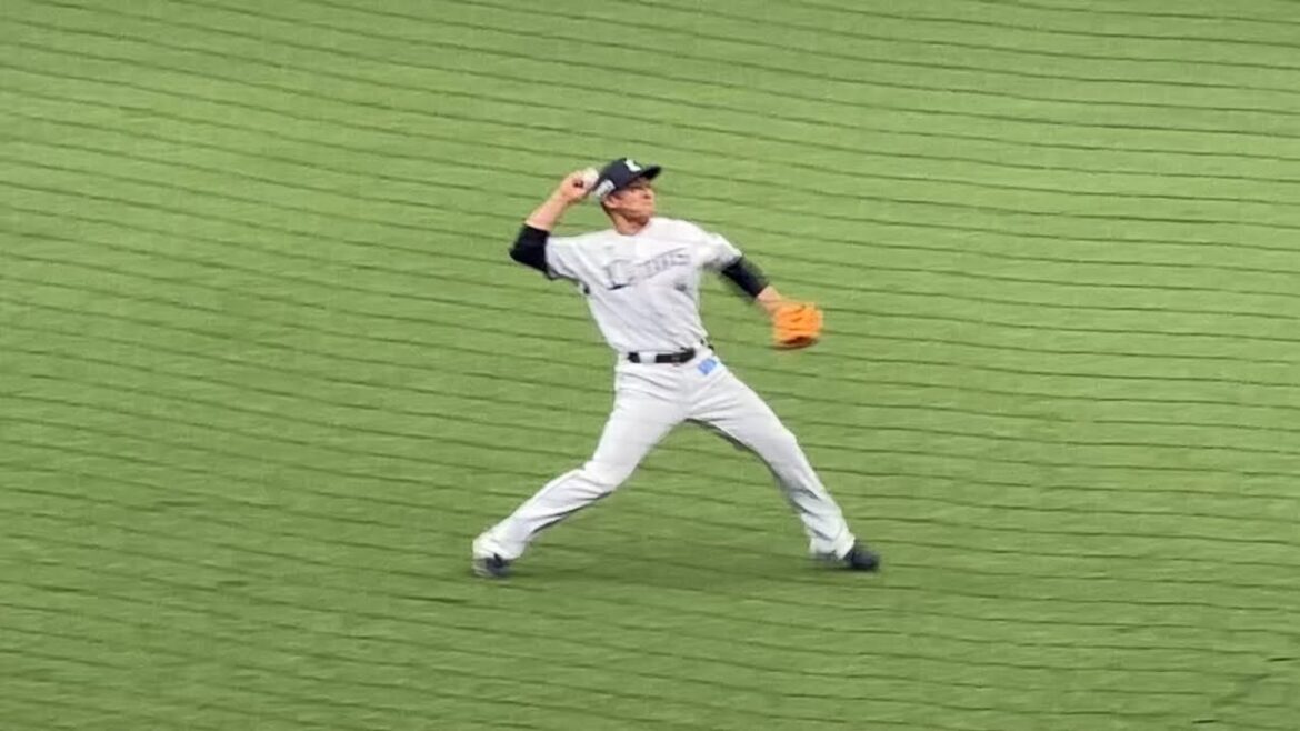 栗山巧と渡部聖弥と平沼翔太 試合前シートノック【西武7-1楽天】2025/4/29 栗山巧と渡部聖弥と平沼翔太 試合前シートノック【西武7-1楽天】2025/4/29