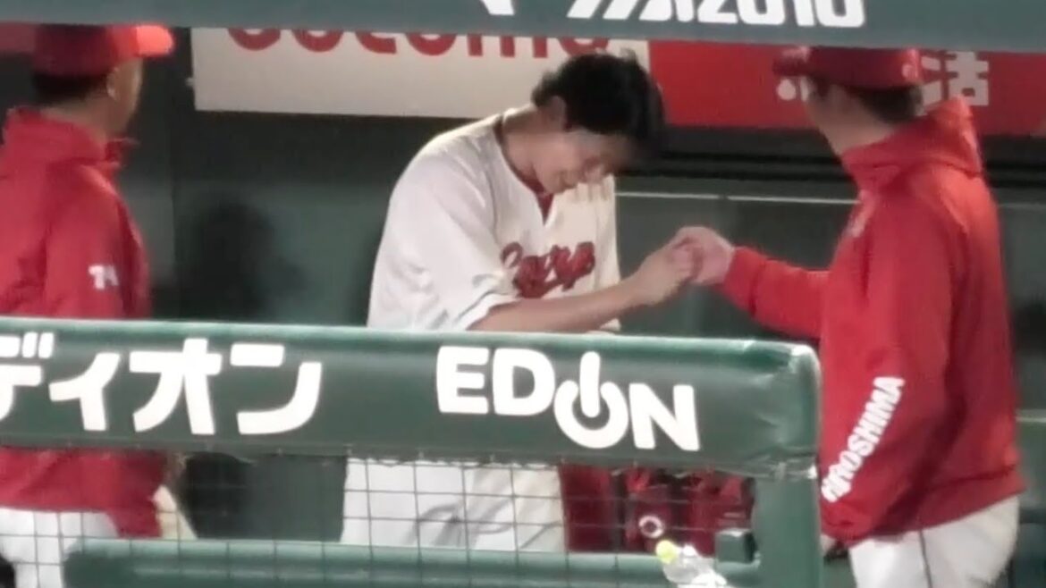 7回1失点を悔しがる仕草も、新井監督と笑顔でグータッチをする大瀬良大地！広島東洋カープvs東京ヤクルトスワローズ 2025年4月23日