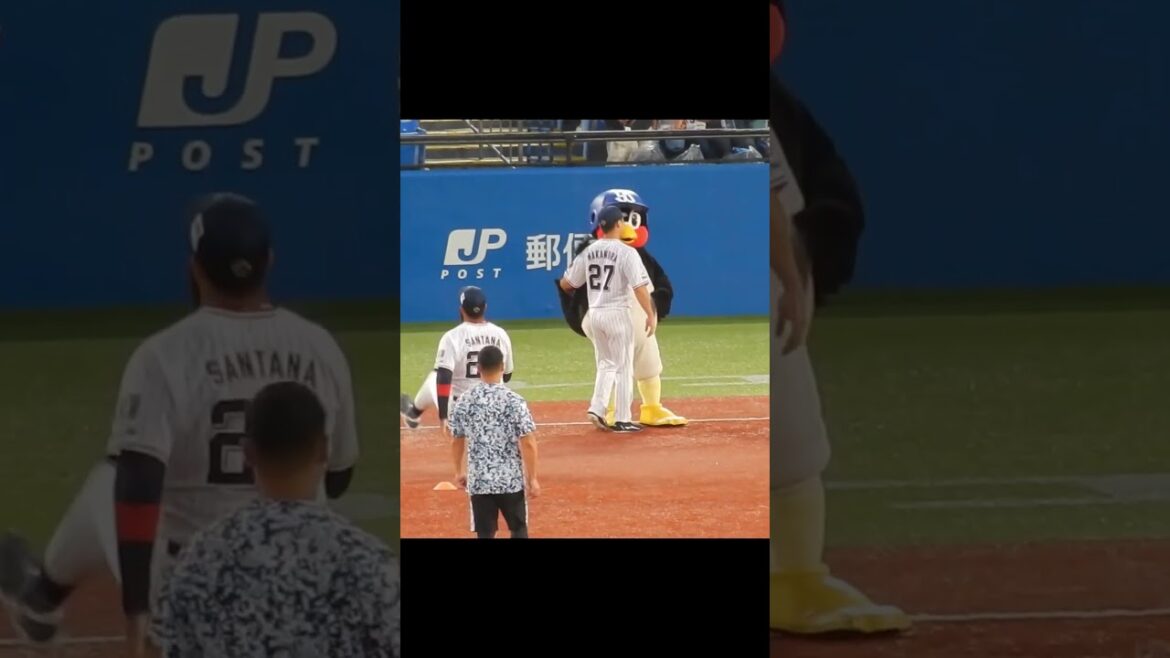 24/9/21 飛ぶ中村悠平とつば九郎（おやくそくの1かい） #Shorts