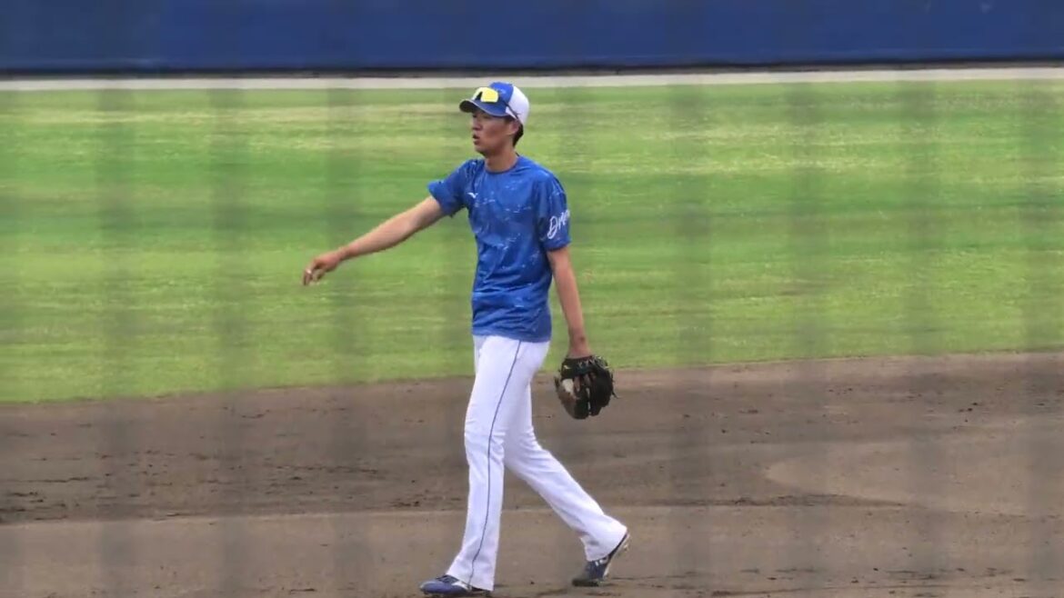 中日ドラゴンズ 森駿太選手？が試合終了後にノックを受ける様子 2025/4/22 ナゴヤ球場