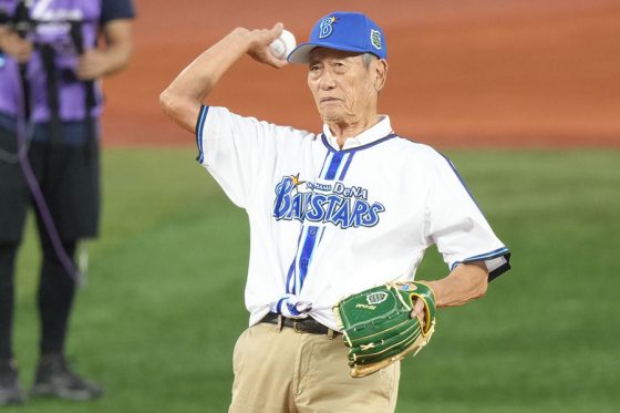 85歳とは思えぬ「ノーバウンドって」 球場騒然の一投が「健在ぶりに脱帽」 | Full-Count 85歳とは思えぬ「ノーバウンドって」 球場騒然の一投が「健在ぶりに脱帽」 | Full-Count