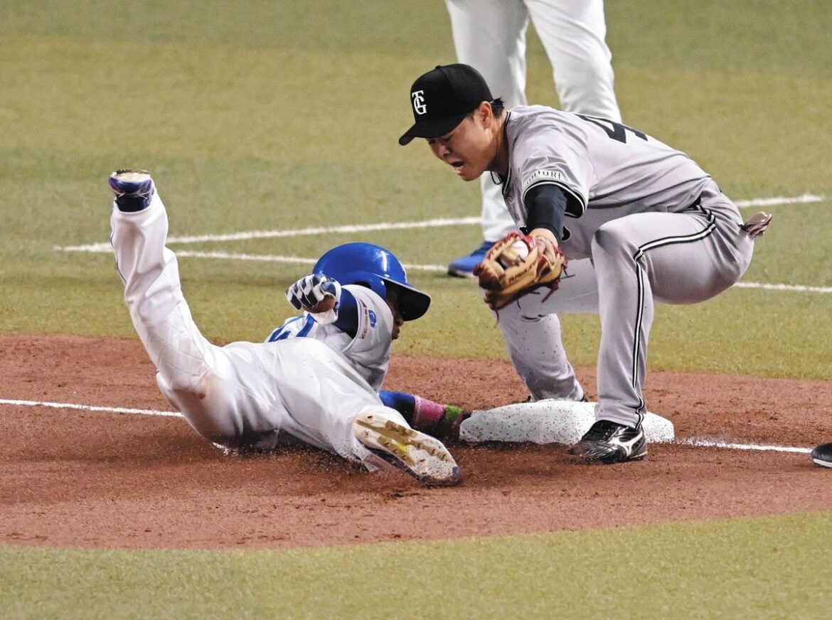 巨人・中山礼都、痛恨の「空タッチ」 阿部監督のリクエストも実らず中日に勝ち越し点奪われる(中日スポーツ) – Yahoo!ニュース – Yahoo!ニュース 巨人・中山礼都、痛恨の「空タッチ」 阿部監督のリクエストも実らず中日に勝ち越し点奪われる(中日スポーツ) - Yahoo!ニュース - Yahoo!ニュース