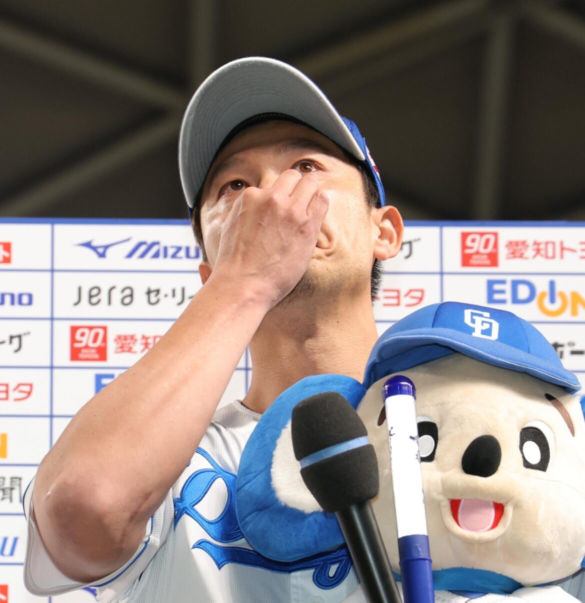 中日 ４年ぶり勝利の岩崎翔が涙「ドラゴンズに来て本当に何もできていないので…」本拠地から大歓声（デイリースポーツ） - Yahoo!ニュース - Yahoo!ニュース