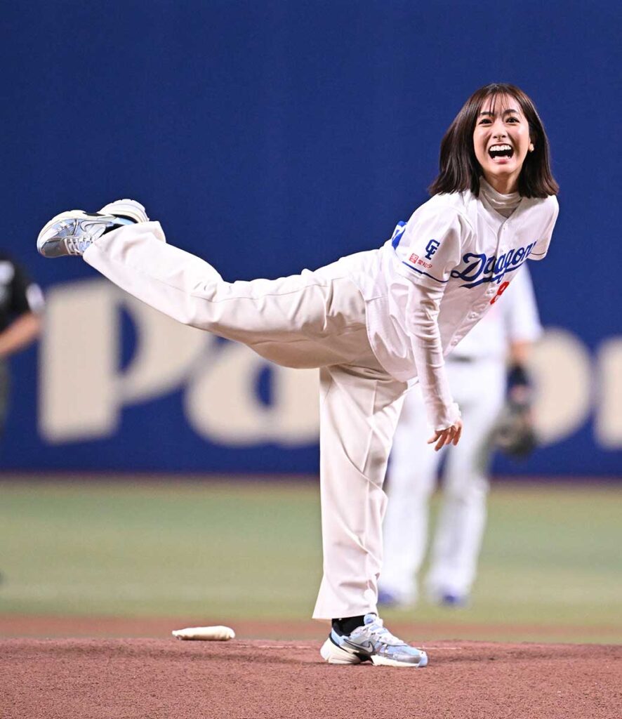【中日】ＴＢＳ・田村真子アナウンサーが始球式「『燃えよドラゴンズ』を聴いて育った身としてはこの上ない喜びです」（東スポWEB） - Yahoo!ニュース - Yahoo!ニュース