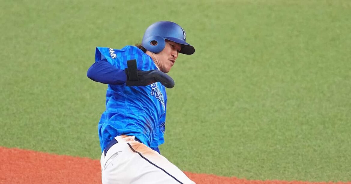 番長采配ズバリ！爆走DeNA奪首　今季初先発の三森大貴が3安打2盗塁、本職二塁の新戦力を初の右翼先発抜てき - サンスポ