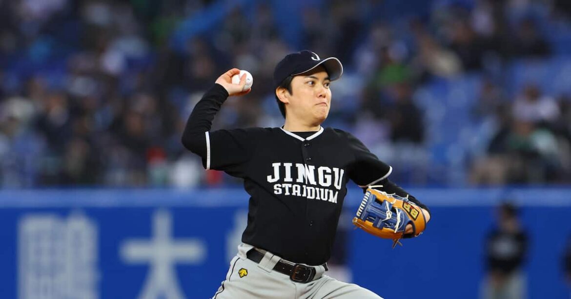 ラブレターズ・溜口佑太朗が神宮のファーストピッチセレモニーに登場　つば九郎の思いも乗せノーバン投球 - サンスポ