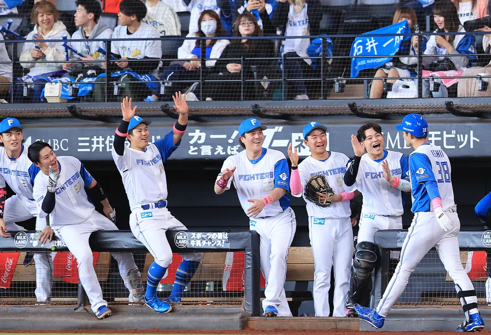 新庄・日本ハム 単独首位返り咲き 万波、古林らヒーロー続々 熱戦を写真で振り返る<#Fショット>:北海道新聞デジタル – 北海道新聞デジタル 新庄・日本ハム 単独首位返り咲き 万波、古林らヒーロー続々 熱戦を写真で振り返る<#Fショット>:北海道新聞デジタル - 北海道新聞デジタル