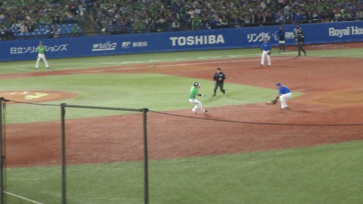 DeNA 牧秀悟 ナイスプレーでダブルプレー 古賀優大スリーフィートオーバー　ヤクルト vs DeNA　2025年4月30日(水) 神宮球場