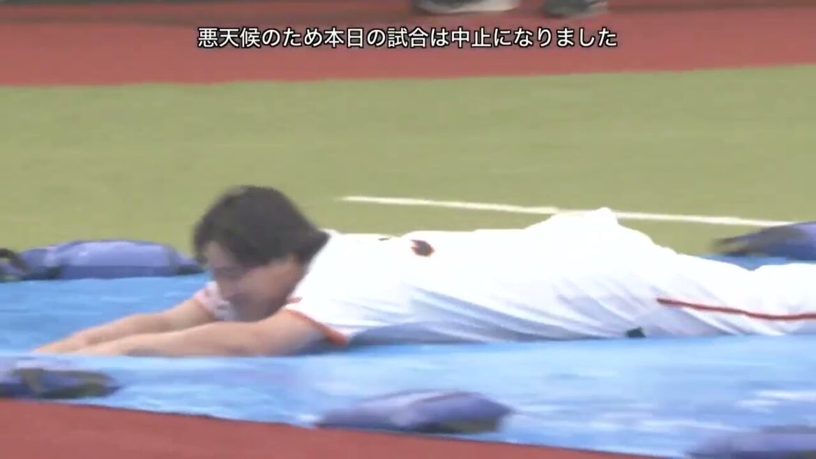 【イースタン】雨天中止！ 郡拓也選手がグラウンドでパフォーマンス！