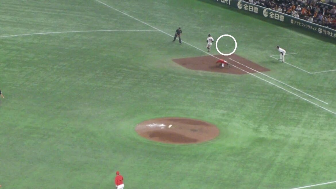 広島 小園海斗 悪送球のタイムリーエラーで同点　巨人 vs 広島　2025年4月29日(火)　東京ドーム