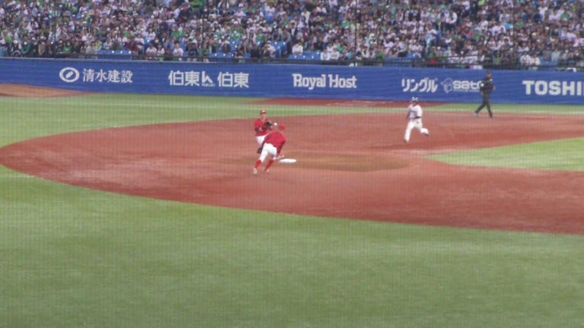 広島 矢野雅哉のトスによる、643のダブルプレー　ヤクルト vs 広島　2025年5月5日(月) 神宮球場