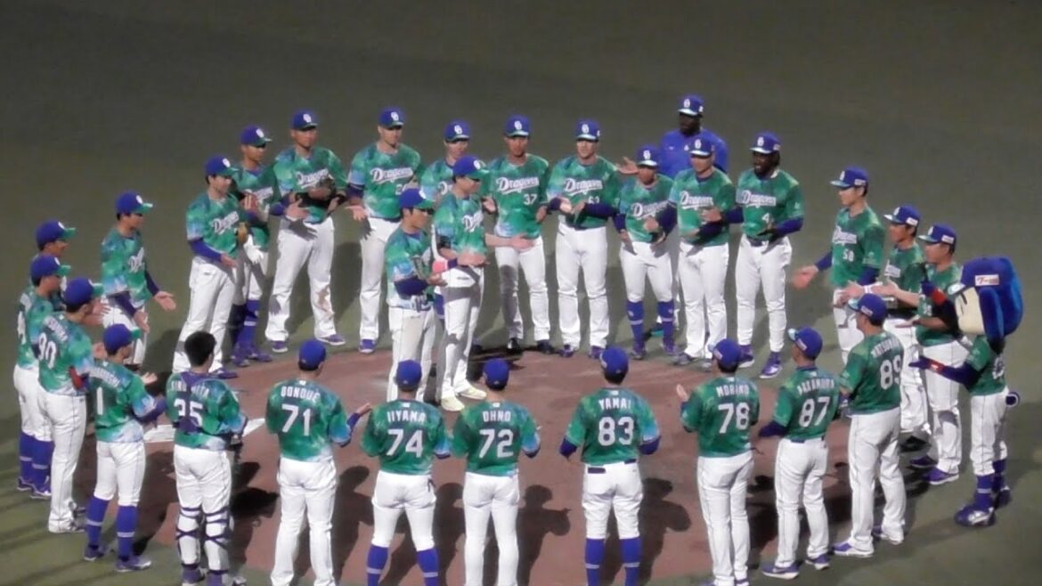 勝利の瞬間をドアラが撮影　大野雄大と上林誠知が一丁締め　中日ドラゴンズVS横浜DeNAベイスターズ　2025/05/07
