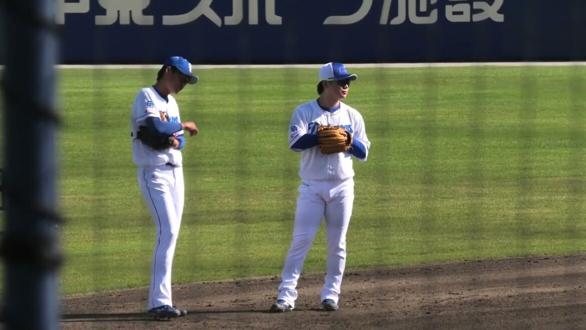 中日ドラゴンズ 村松開人選手と中村奈一輝選手がノックを受ける前に談笑 福永裕基選手はキャッチボール 2025/5/7 ナゴヤ球場