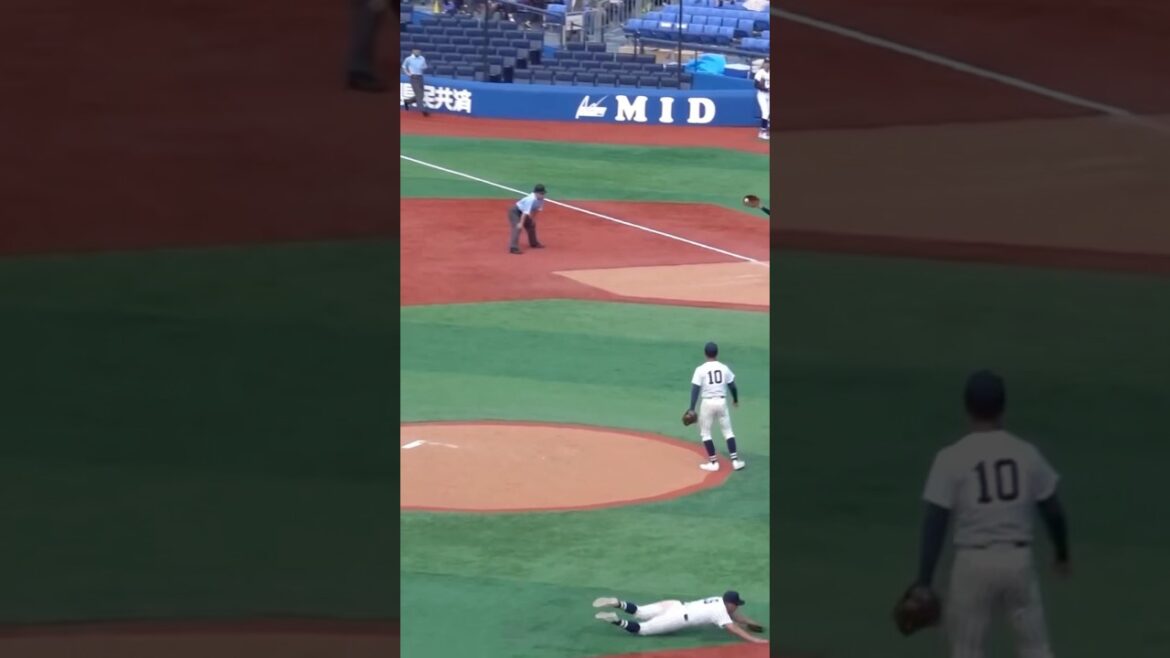 守備で観客を沸かせる　東海大相模・日賀琉斗（浦添ボーイズ）　#高校野球 #東海大相模 #守備 #野球 #サード #甲子園