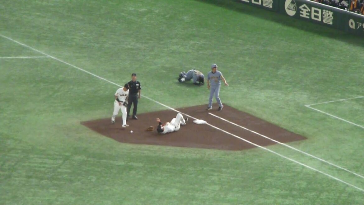 岡本和真と中野拓夢が交錯のアクシデント　巨人 vs 阪神　2025年5月6日(火)　東京ドーム