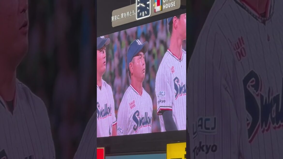 高津臣吾監督から山崎晃大朗へ引退セレモニー