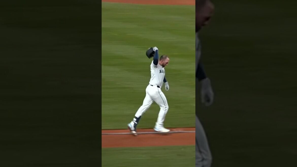 It ain’t over till it’s over. #TridentsUp #mariners #marinersbaseball #seattlemariners #sports