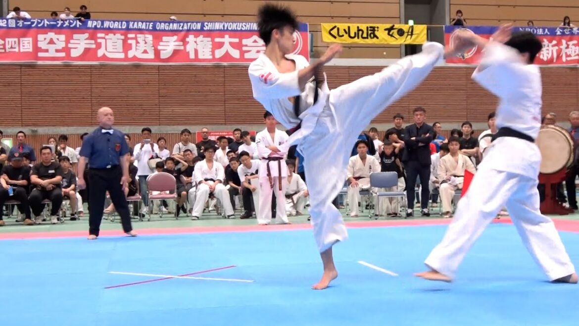 【新極真会】第42回全四国空手道選手権大会　軽量級決勝　村田哲成　対　山地悠斗　SHINKYOKUSHINKAI KARATE