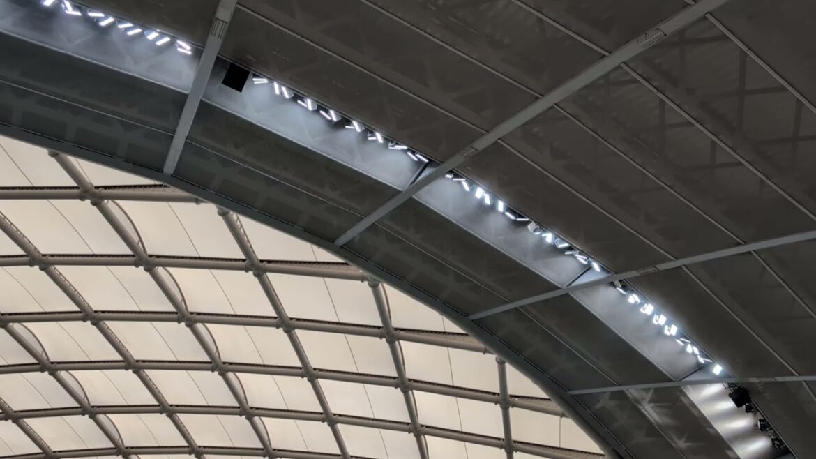 ベルーナドームの天井撮ってたらたまたま西武の応援歌1-9が撮れた 西武-ロッテ 2025/5.10 ベルーナドームの天井撮ってたらたまたま西武の応援歌1-9が撮れた 西武-ロッテ 2025/5.10