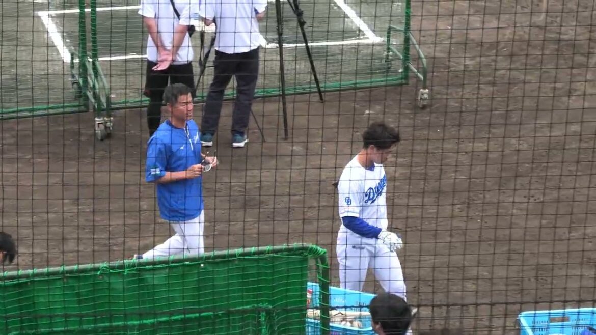 中日ドラゴンズ 復帰が近い福永裕基選手・村松開人選手が試合終了後にティーバッティングをする 2025/5/16 ナゴヤ球場