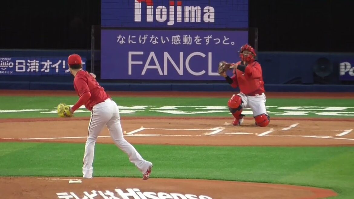 2025年5月9日 広島東洋・森下 暢仁 投手の準備投球（ボールデッド中）