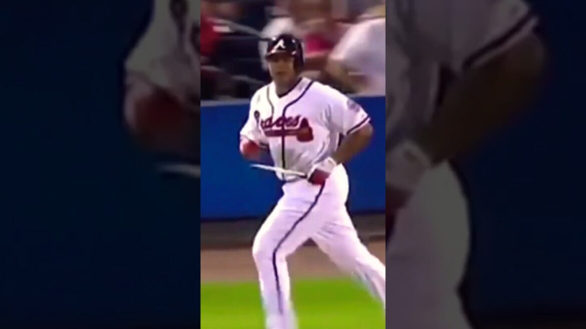 ⚾️ Andrew Jones broken bat 400 foot homerun straight-away center 2006 🔥