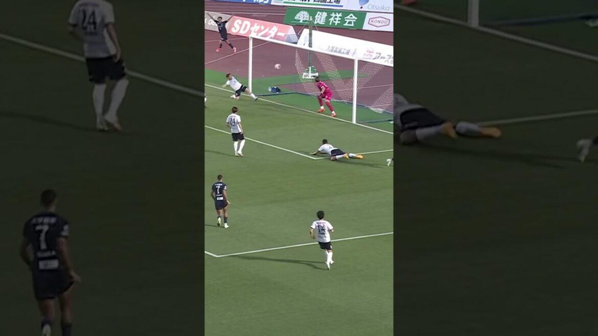 【ゴールは割らせない】横浜FC 守備陣が見せた、決死のブロック