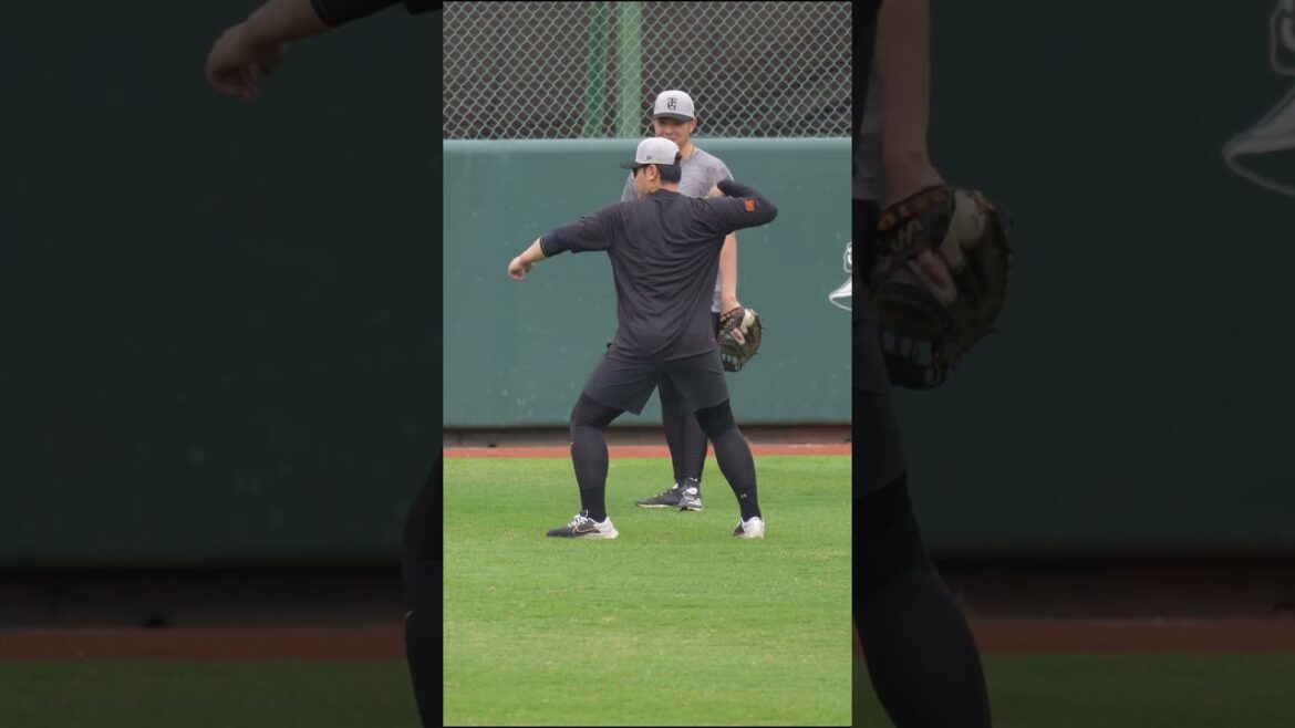 【巨人】ギプスが外れたリハビリ中の岡本和真選手 #shorts #baseball #sports #ジャイアンツ #巨人 #プロ野球