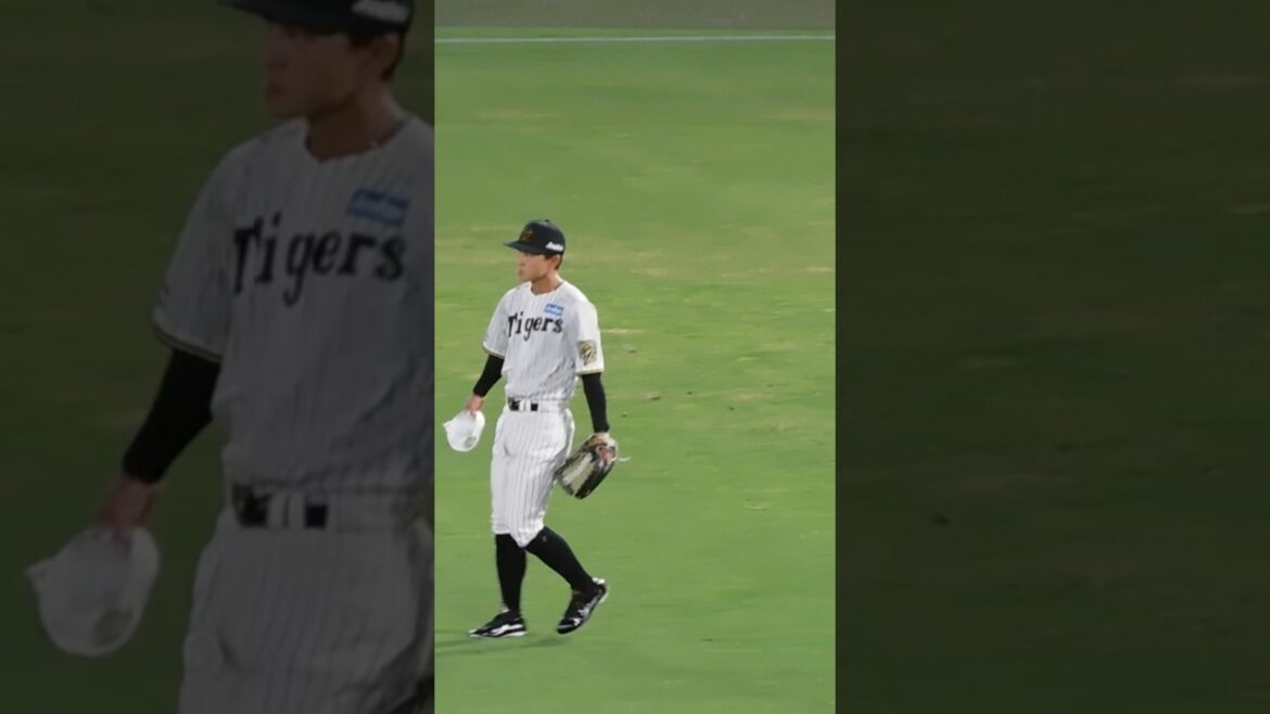 【気遣い】飛来した袋をすぐさま拾ってポケットにしまう熊谷 【気遣い】飛来した袋をすぐさま拾ってポケットにしまう熊谷