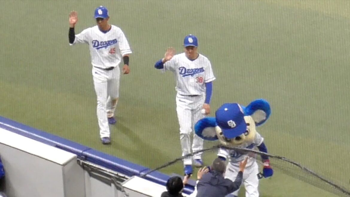 今日のヒーロー松葉貴大と土田龍空がファンの声援に応えドーム一周　中日ドラゴンズVS東京ヤクルトスワローズ　2025/04/26