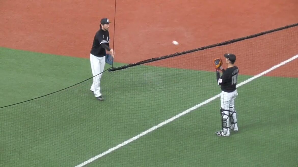 石川 歩 & 小池 翔大　少しずつ距離を伸ばすキャッチボール　#千葉ロッテマリーンズ