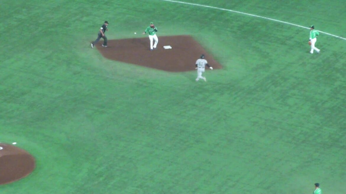 ヤクルト 古賀優大 盗塁阻止でナイスプレー 　増田陸は盗塁失敗　巨人 vs ヤクルト　2025年5月25日(日) 東京ドーム