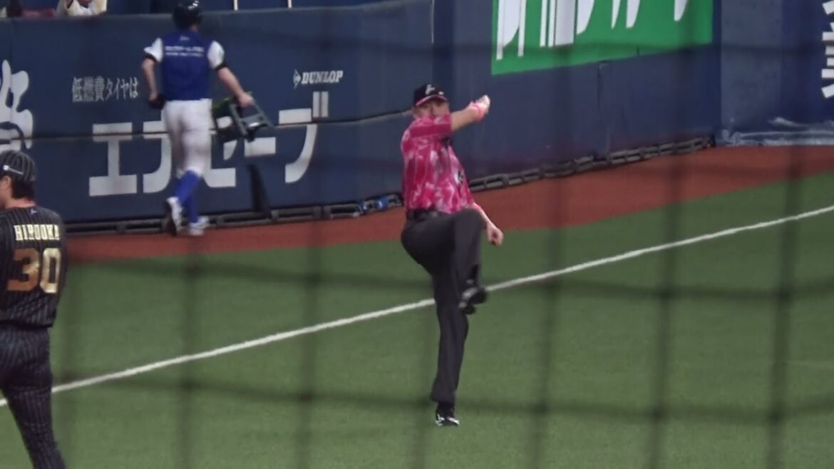 【審判ウォッチ ミニ(ホームラン編)】嶺井博希選手が放った2本のホームランに対する三塁塁審の山本貴則審判員のホームランジェスチャー比較動画【2025.5.11 オリックス vs ソフトバンク】 【審判ウォッチ ミニ(ホームラン編)】嶺井博希選手が放った2本のホームランに対する三塁塁審の山本貴則審判員のホームランジェスチャー比較動画【2025.5.11 オリックス vs ソフトバンク】