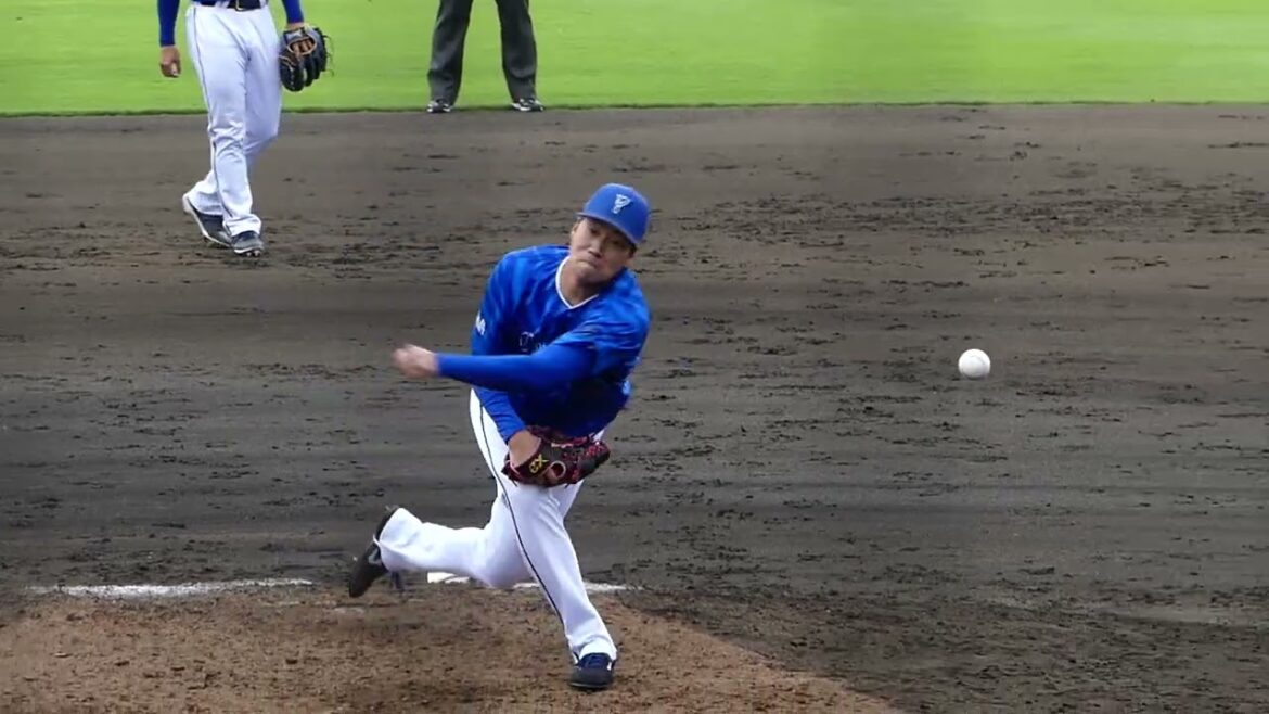 2025年5月27日 イースタンリーグ 北海道日本ハム戦 岩田 将貴 投手の準備投球（ボールデッド中)