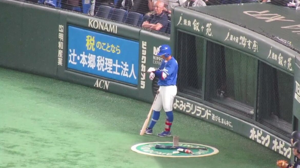 ネクストバッターズサークルで準備する田中幹也（読売ジャイアンツ対 中日ドラゴンズ 2025年5月16日）