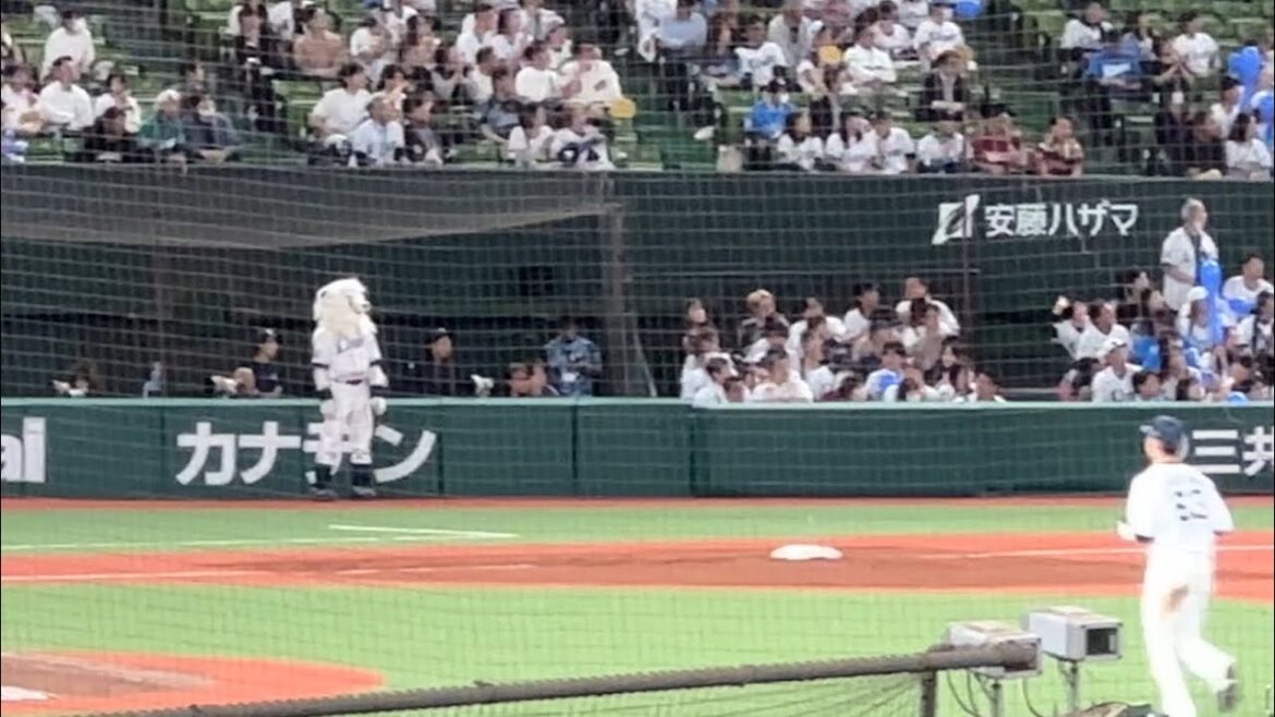 平沼翔太ナイスキャッチもフェンス激突で心配そうに出動するレオ 『吠えろライオンズ』【西武vs楽天】2025/5/28